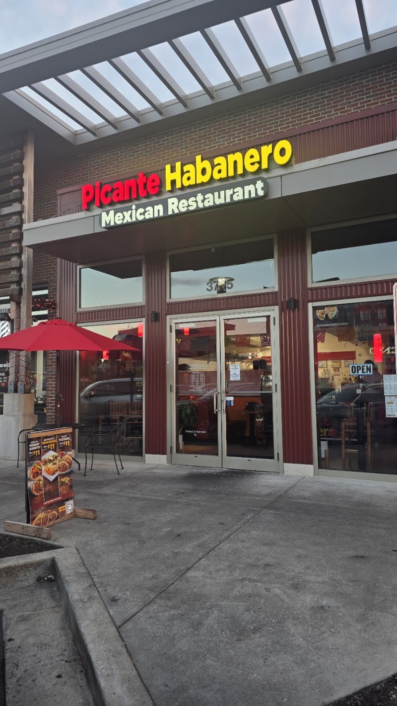 Food and interior photo 4 at Picante Habanero Mexican Restaurant in Baltimore