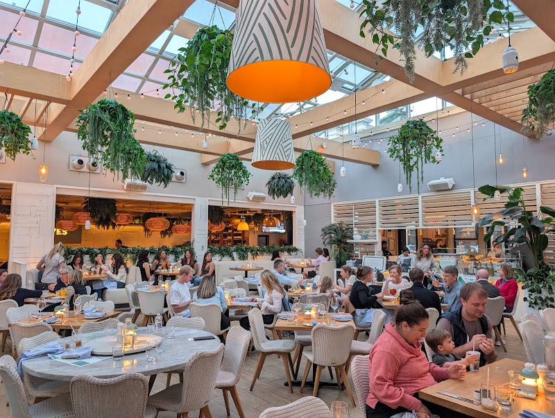 Food and interior photo 3 at Summer House Santa Monica in Chicago